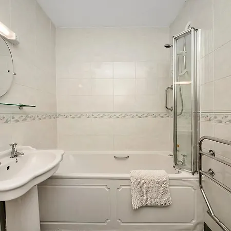 Finest Retreats - Hambleton Hall Apartament *
